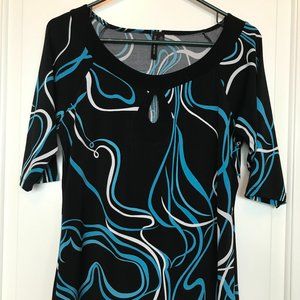 New Women's M Geo Blue Peak a Boo Top